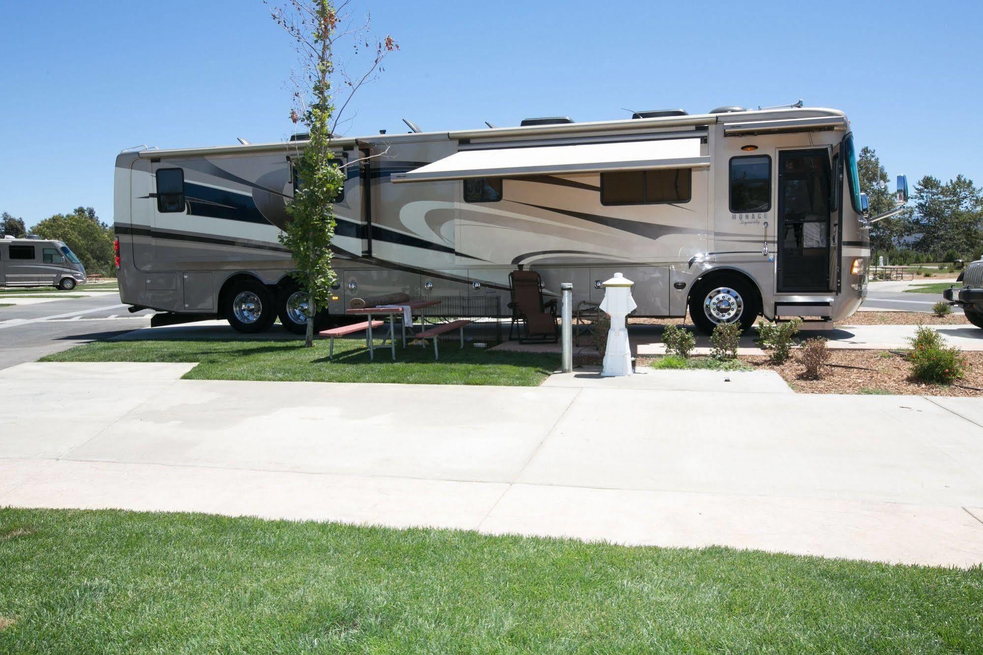 Flying Flags Rv Resort & Campground بويلتون المظهر الخارجي الصورة